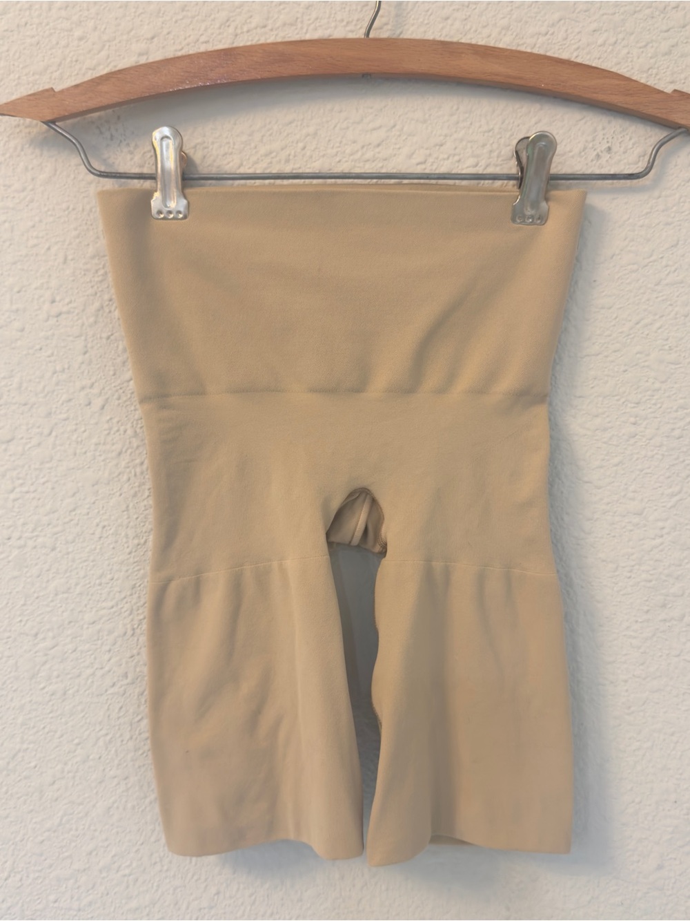 New SKIMS Seamless Scuplt Mid Thigh Open Gusset Butt Enhancing Shorts Size XS